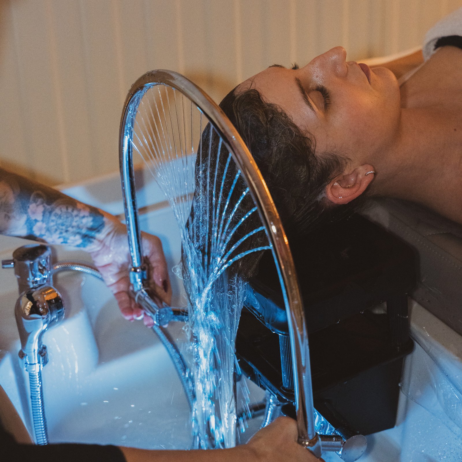 SHAZAY HeadSpa sfeerbeeld – Peau-tique Menen